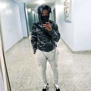 Meet your Posher, Chevoy